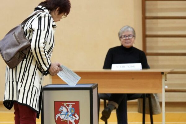 Lithuanians Vote Amid Rising Economic Woes and Security Concerns Lithuanians_Vote_Amid_Rising_Economic_Woes_and_Security_Concerns