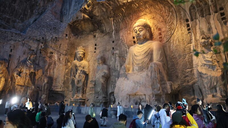 Longmen_Grottoes_Illuminate_Night_Tours_Amid_Luoyang_Peony_Festival - Khabar Asia Longmen Grottoes Illuminate Night Tours Amid Luoyang Peony Festival