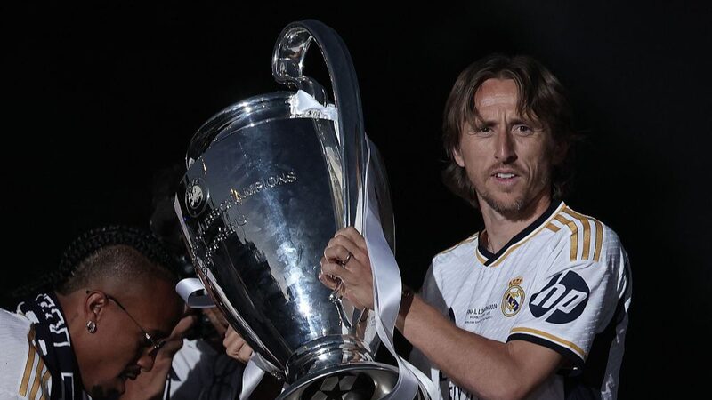 Luka Modric Signs One-Year Extension with Real Madrid Until 2024