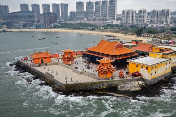 Luojia Temple: The ‘Floating’ Sanctuary of Fujian’s Coast Luojia Temple: The 'Floating' Sanctuary of Fujian's Coast