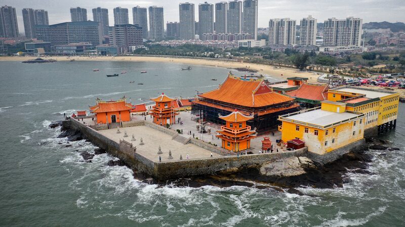 Luojia_Temple_The_Floating_Sanctuary_of_Fujians_Coast - Khabar Asia Luojia Temple: The 'Floating' Sanctuary of Fujian's Coast