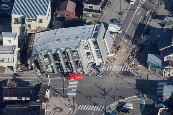 Major Earthquake Strikes Japan's Ishikawa Prefecture; Rescue Efforts Underway video poster