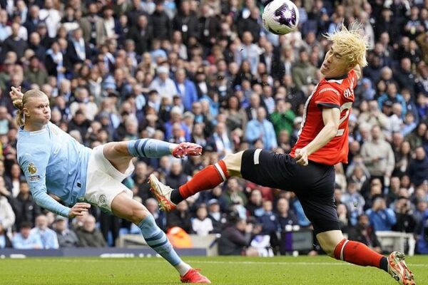 Manchester City Ascends to Premier League Summit Despite Resting Key Players Manchester City Ascends to Premier League Summit Despite Resting Key Players