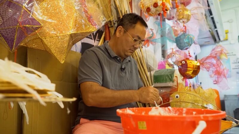 Mastering_the_Art_of_Paper_Lanterns__Kenneth_Mo_Keeps_Hong_Kong_s_Tradition_Alive - Khabar Asia Mastering_the_Art_of_Paper_Lanterns__Kenneth_Mo_Keeps_Hong_Kong_s_Tradition_Alive