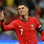 Mbappe_Praises_Ronaldo_as_Footballing_Legend_Ahead_of_Euro_2024_Clash - Khabar Asia Mbappe Praises Ronaldo as 'Footballing Legend' Ahead of Euro 2024 Clash