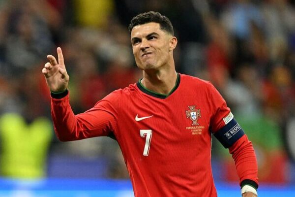 Mbappe Praises Ronaldo as ‘Footballing Legend’ Ahead of Euro 2024 Clash Mbappe Praises Ronaldo as 'Footballing Legend' Ahead of Euro 2024 Clash