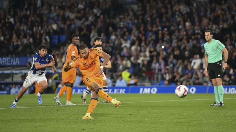 Mbappe_and_Vinicius_Lead_Real_Madrid_to_Victory_Over_Sociedad_with_Penalties - Khabar Asia Mbappe_and_Vinicius_Lead_Real_Madrid_to_Victory_Over_Sociedad_with_Penalties