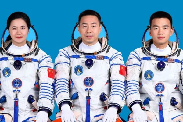 Meet the Shenzhou-19 Crew: China’s Next Space Mission Takes Flight Meet_the_Shenzhou_19_Crew__China_s_Next_Space_Mission_Takes_Flight video poster
