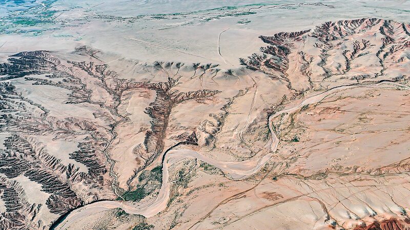 Mesmerizing__Tree_of_the_Earth__Emerges_in_Inner_Mongolia_s_Danxia_Landform - Khabar Asia Mesmerizing__Tree_of_the_Earth__Emerges_in_Inner_Mongolia_s_Danxia_Landform