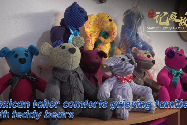 Mexican Tailor’s Teddy Bears Offer Comfort to Grieving Families During Pandemic Mexican Tailor's Teddy Bears Offer Comfort to Grieving Families During Pandemic video poster