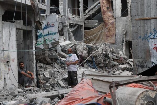 Middle_East_Tensions_Rise_as_Israel_and_Hezbollah_Exchange_Strikes video poster