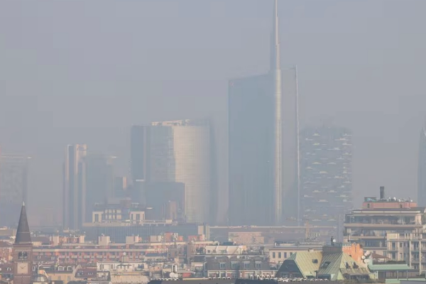 Milan Residents Struggle with Alarming Pollution Levels Amid Health Concerns Milan Residents Struggle with Alarming Pollution Levels Amid Health Concerns