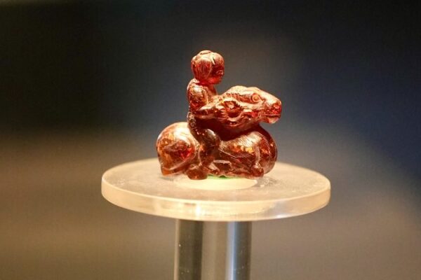 Millennial_Threads__A_Journey_Through_China_s_Luoyang_Museum