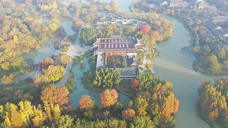 Misty_Morning_at_Yangzhous_Slender_West_Lake_Captivates_Early_Winter_Visitors - Khabar Asia Misty Morning at Yangzhou's Slender West Lake Captivates Early Winter Visitors