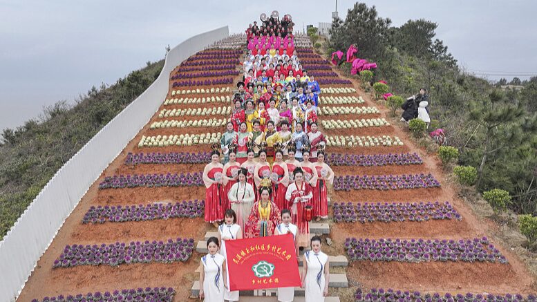 Models_Celebrate_International_Womens_Day_in_Traditional_Chinese_Attire_in_Zhejiang_Province - Khabar Asia Models Celebrate International Women's Day in Traditional Chinese Attire in Zhejiang Province