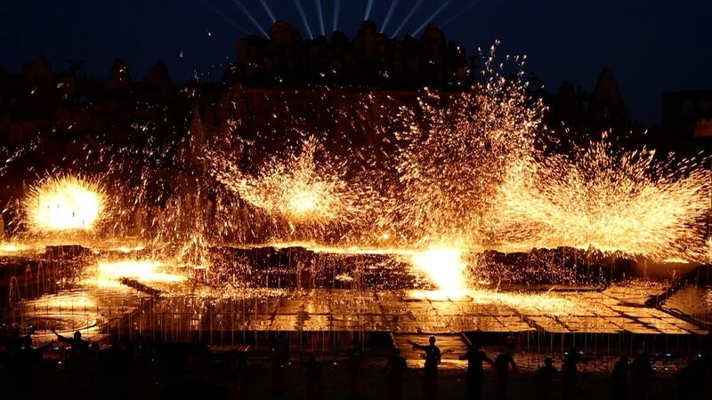 Molten_Iron_Fireworks_Illuminate_Night_Sky_in_Shanxi_s_Datiehua_Spectacle_poster - Khabar Asia Molten_Iron_Fireworks_Illuminate_Night_Sky_in_Shanxi_s_Datiehua_Spectacle video poster