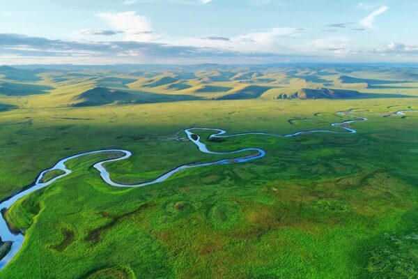 Morigele River: The Serpentine Jewel of China’s Hulunbuir Grassland Morigele River: The Serpentine Jewel of China's Hulunbuir Grassland