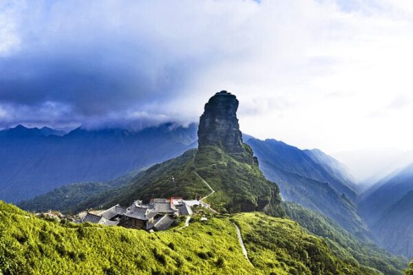 Mount Fanjing in SW China Joins IUCN Green List for Global Conservation Mount_Fanjing_in_SW_China_Joins_IUCN_Green_List_for_Global_Conservation