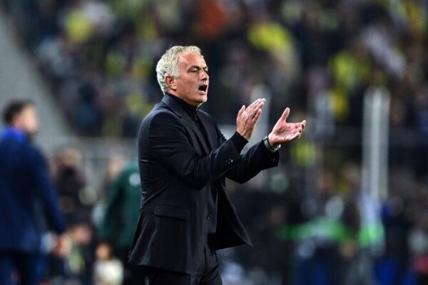 Mourinho Sent Off as Fenerbahce Draw 1-1 with Manchester United in Europa League Mourinho_Sent_Off_as_Fenerbahce_Draw_1_1_with_Manchester_United_in_Europa_League