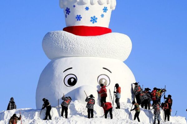 ‘Mr. Snowman’ Debuts at Harbin’s 37th Snow Sculpture Art Expo _Mr__Snowman__Debuts_at_Harbin_s_37th_Snow_Sculpture_Art_Expo