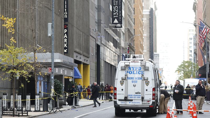 NYC_Police_Close_In_on_Suspect_in_UnitedHealth_Executive_s_Murder - Khabar Asia NYC_Police_Close_In_on_Suspect_in_UnitedHealth_Executive_s_Murder