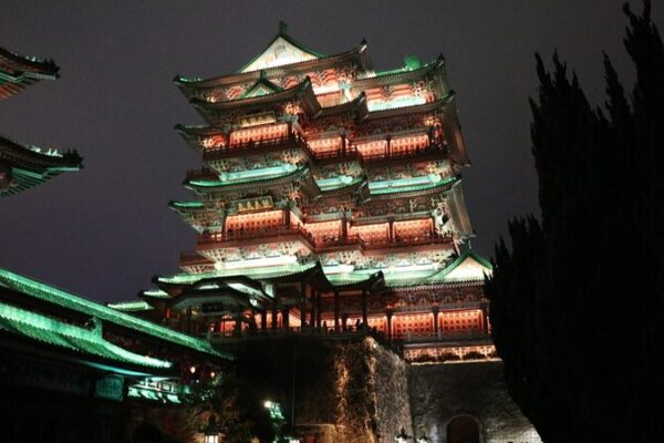 Nanchang’s Pavilion of Prince Teng Illuminates the Night with Historic Splendor Nanchang's Pavilion of Prince Teng Illuminates the Night with Historic Splendor video poster