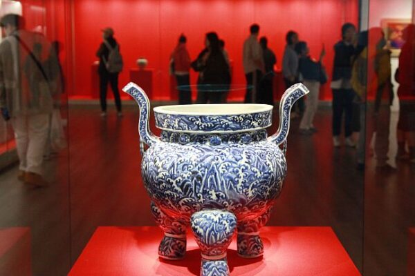 Nanjing_Museum_Celebrates_90th_Anniversary_with_Exhibition_of_Rare_Treasures - Khabar Asia Nanjing Museum Celebrates 90th Anniversary with Exhibition of Rare Treasures