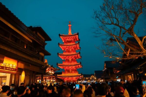 Nianhuawan: A Nighttime Dream of Zen and Cherry Blossoms in Jiangsu Nianhuawan: A Nighttime Dream of Zen and Cherry Blossoms in Jiangsu