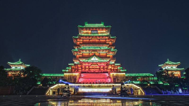 Night Lights Illuminate Nanchang's Pavilion of Prince Teng video poster
