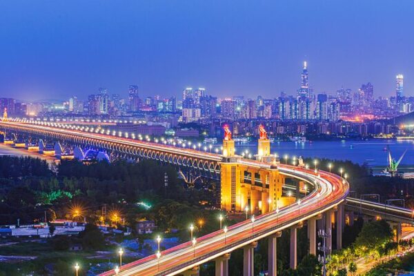 Night Views of the Nanjing Yangtze River Bridge Illuminate China's Heritage video poster