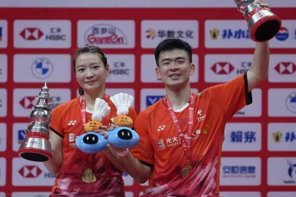 Olympic Champions Zheng Siwei and Huang Yaqiong Bid Farewell with Fourth BWF Finals Title Olympic_Champions_Zheng_Siwei_and_Huang_Yaqiong_Bid_Farewell_with_Fourth_BWF_Finals_Title video poster