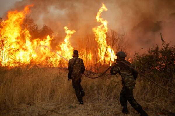 One Dead as Greek Wildfire Burns in Athens Suburbs One_Dead_as_Greek_Wildfire_Burns_in_Athens_Suburbs