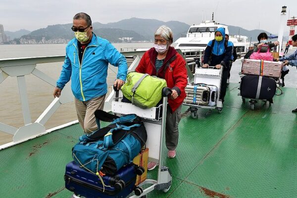 Over 11,000 Expected to Travel via 'Mini Three Links' During Qingming Festival