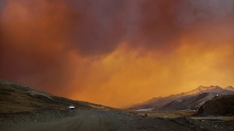Over_1700_Rescuers_Combat_Raging_Forest_Fire_in_Sichuan_Province - Khabar Asia Over 1,700 Rescuers Combat Raging Forest Fire in Sichuan Province