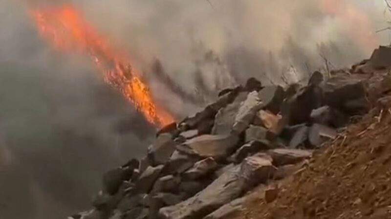 Over_700_Firefighters_Battle_Raging_Forest_Fire_in_SW_Chinas_Ganzi - Khabar Asia Over 700 Firefighters Battle Raging Forest Fire in SW China's Ganzi