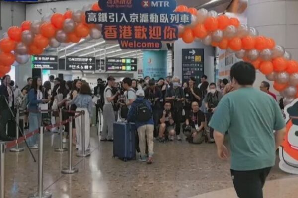 Overnight High-Speed Sleeper Trains Now Link Beijing, Shanghai, and Hong Kong Overnight High-Speed Sleeper Trains Now Link Beijing, Shanghai, and Hong Kong