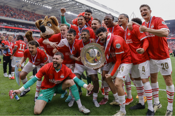 PSV Eindhoven Clinches 25th Eredivisie Title After Six-Year Hiatus PSV Eindhoven Clinches 25th Eredivisie Title After Six-Year Hiatus