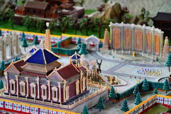 Panoramic Sculpture Revives Beijing’s Old Summer Palace Panoramic Sculpture Revives Beijing's Old Summer Palace
