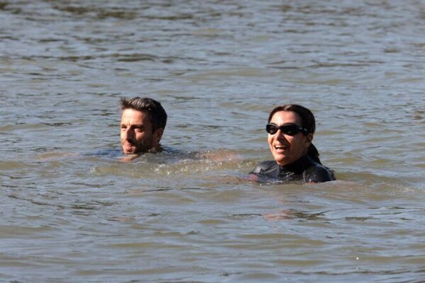 Paris_Mayor_Swims_in_the_Seine_to_Showcase_River_s_Cleanliness_Ahead_of_2024_Olympics