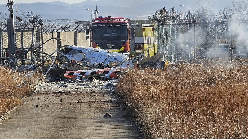 Passenger_Plane_Crashes_at_South_Korea_s_Muan_Airport__Over_120_Dead - Khabar Asia Passenger_Plane_Crashes_at_South_Korea_s_Muan_Airport__Over_120_Dead