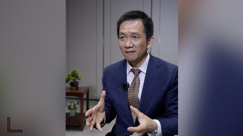 Peking_University_Expert_Yao_Yang_Shares_Career_Advice_for_Post_2000_Graduates_poster - Khabar Asia Peking_University_Expert_Yao_Yang_Shares_Career_Advice_for_Post_2000_Graduates video poster