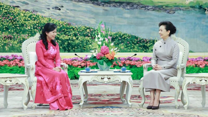 Peng_Liyuan_Hails_China_Vietnam_Cultural_Bonds__Urges_More_Exchanges - Khabar Asia Peng_Liyuan_Hails_China_Vietnam_Cultural_Bonds__Urges_More_Exchanges