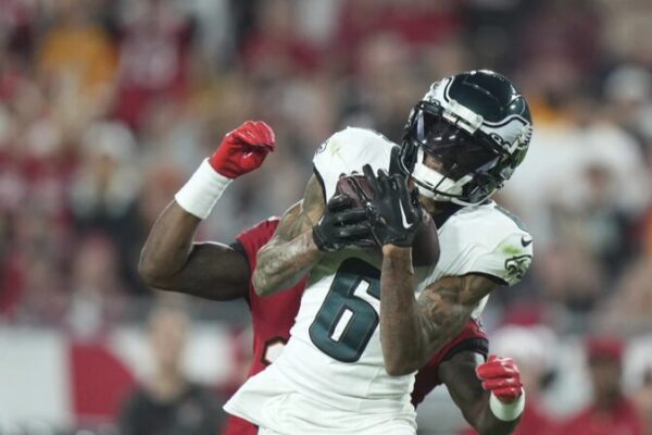 Philadelphia Eagles Secure DeVonta Smith with $75 Million Extension Philadelphia Eagles Secure DeVonta Smith with $75 Million Extension
