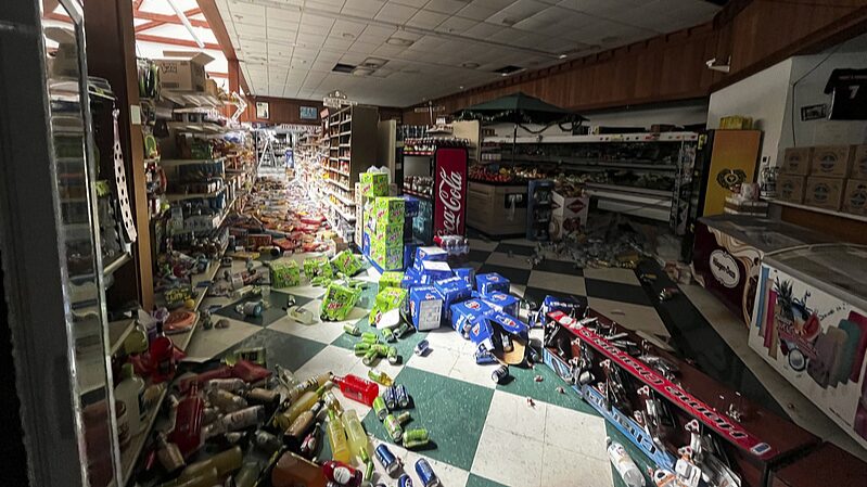 Powerful_Magnitude_7_0_Earthquake_Strikes_Northern_California__Triggers_Tsunami_Warning - Khabar Asia Powerful_Magnitude_7_0_Earthquake_Strikes_Northern_California__Triggers_Tsunami_Warning