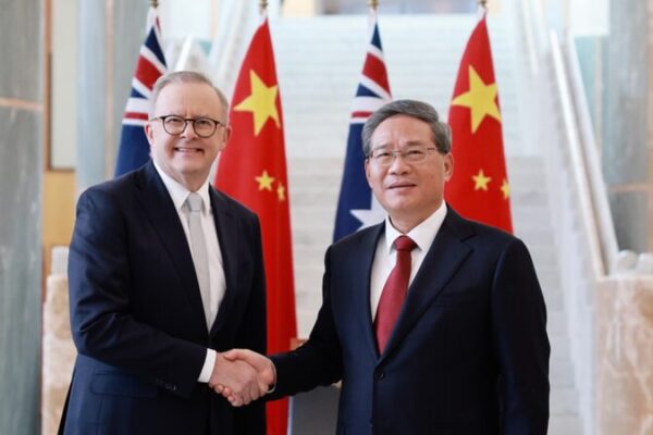 Premier Li Qiang Advocates Stronger China-Australia Cooperation at Leaders' Meeting video poster