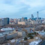 Premier Li Qiang Meets Experts to Discuss China's Economic Future