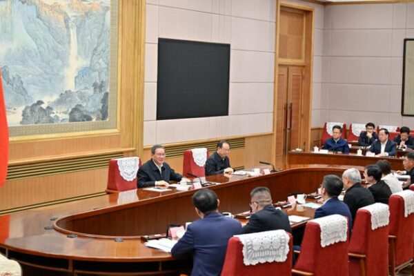 Premier Li Qiang Urges Swift Implementation of Policies to Stabilize Economy Premier_Li_Qiang_Urges_Swift_Implementation_of_Policies_to_Stabilize_Economy