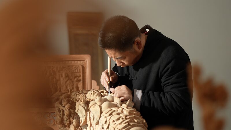 Preserving_Huizhou_Heritage_Master_Woodcarvers_40-Year_Journey_poster - Khabar Asia Preserving Huizhou Heritage: Master Woodcarver's 40-Year Journey video poster