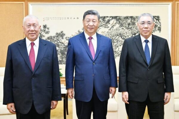 President Xi Commends Former Macao Leaders for Their Contributions to SAR’s Prosperity President_Xi_Commends_Former_Macao_Leaders_for_Their_Contributions_to_SAR_s_Prosperity
