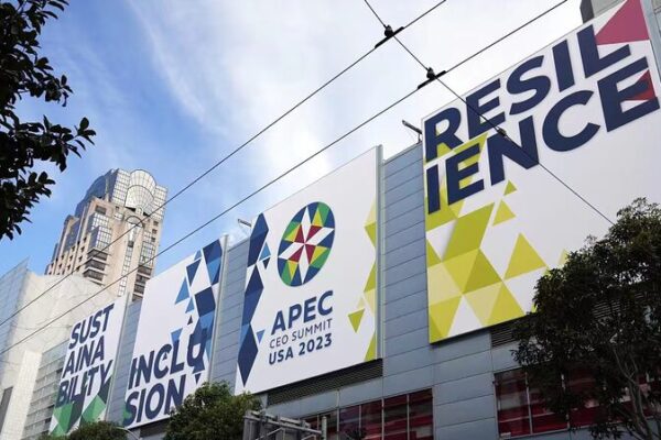 President Xi Jinping Arrives in San Francisco for China-U.S. Summit and APEC Meeting President Xi Jinping Arrives in San Francisco for China-U.S. Summit and APEC Meeting video poster